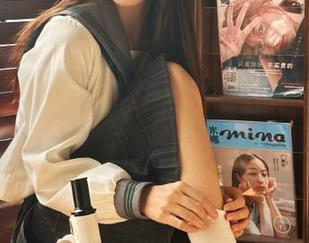 揭秘Asagiriai校服写真背后的故事，免费获取她的精彩瞬间！.txt