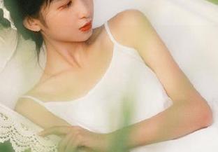 CANDY糖果画报 – 夏小秋秋秋的圣诞魔法:感受她独特写真作品在图库中的魅力与暖意.txt