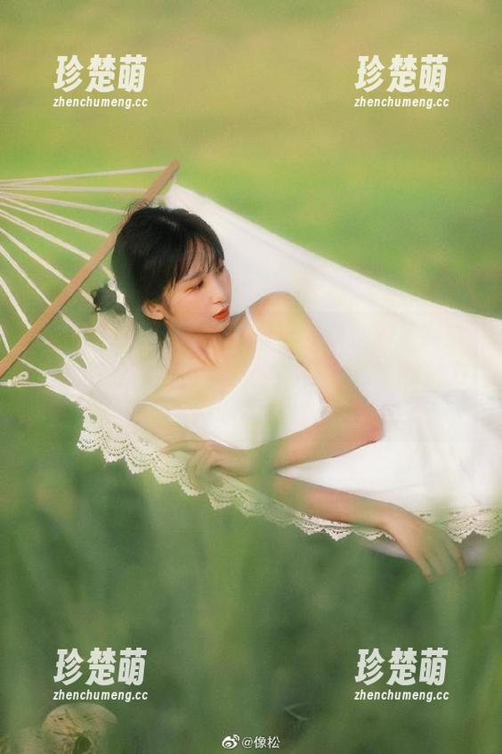 CANDY糖果画报-夏小秋秋秋 CANDY糖果画报 - 夏小秋秋秋的圣诞魔法:感受她独特写真作品在图库中的魅力与暖意.txt
