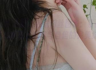 Feilin嗲囡囡 – 私房肉丝图集：慕羽茜用她的艺术诠释了妩媚与自信的完美结合.txt