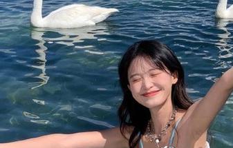 GIRLT果团网 – 走进王婉悠的艺术视界:探索她的学姐写真作品集与极致原图。.txt