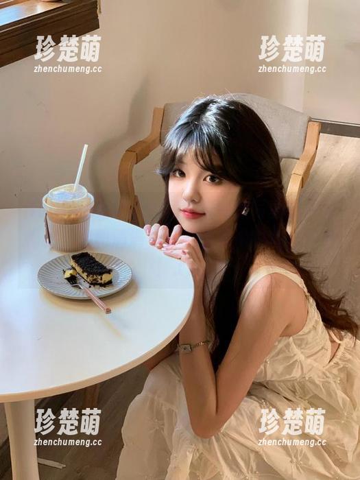 HuaYang花漾-奶油米 HuaYang花漾 - 奶油米制服写真图片大揭秘,福利满满,快来看看她的魅力变身!.txt