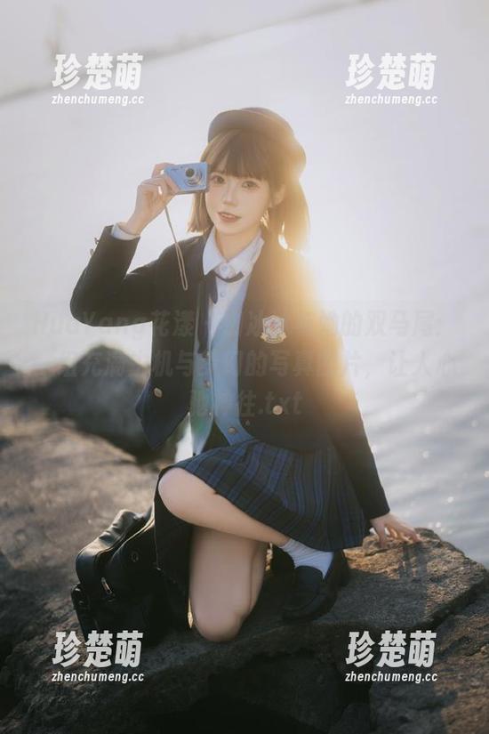 HuaYang花漾-田冰冰 HuaYang花漾 - 田冰冰与她的双马尾:一组充满生机与梦幻的写真图片,让人心驰神往.txt
