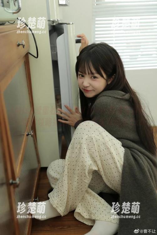 IMiss爱蜜社-妤薇Vivian IMiss爱蜜社 - 妤薇Vivian高清写真展:带你领略妹妹独特的气质与风采.txt