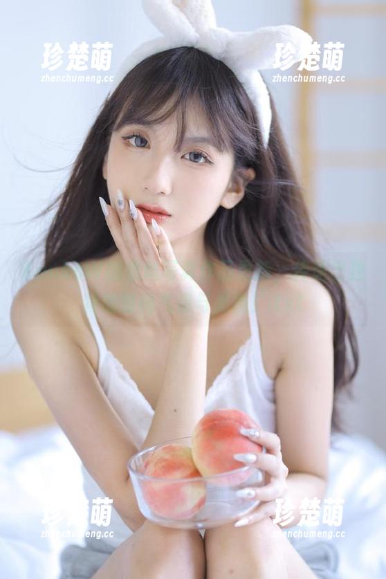 KuukoW KuukoW的黑丝写真作品更新,传递出独特的时尚气息与美感!.txt
