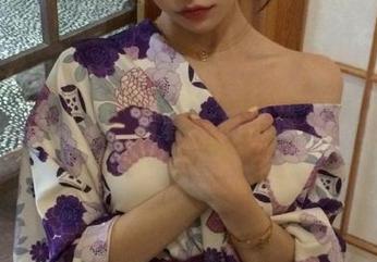 MFStar模范学院 – 从草莓兔兔的私拍中感受纯白之美，写真作品传递无与伦比的清新气息.txt