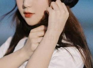 PANS写真 – 韩美轩风格独特的妹妹写真:探寻原图和照片中的细腻情感.txt