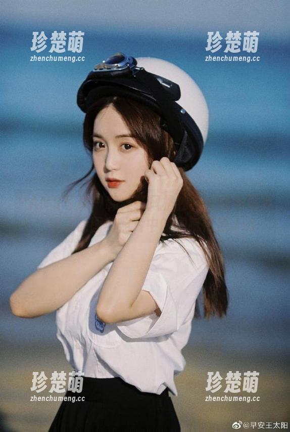PANS写真 - 韩美轩风格独特的妹妹写真：探寻原图和照片中的细腻情感.txt