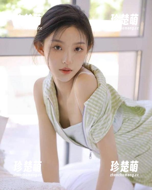 Pary学生模拍-小玲 Pary学生模拍 - 最新小玲海边系列作品集:每一帧都是海风轻拂下的时光记忆.txt