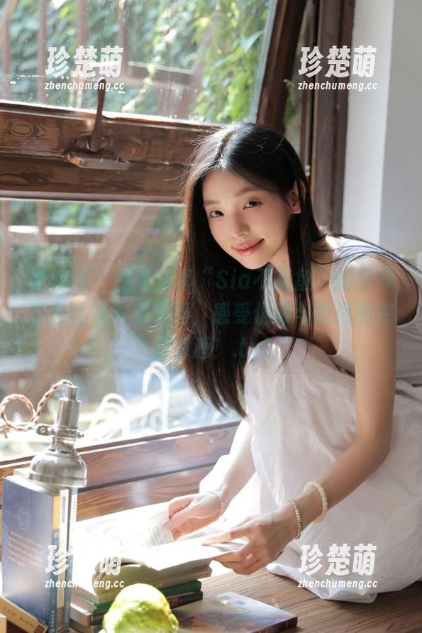 Sia不吃鱼 微密圈 - 免费分享“Sia不吃鱼”的经典紫色丝袜写真原图,感受优雅与时尚的完美邂逅!.txt