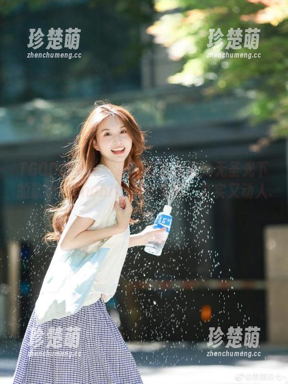 TGOD推女神-歆小兔chobits TGOD推女神 - 原图直击视觉:无圣光下的歆小兔chobits黑丝写真,真实又动人.txt