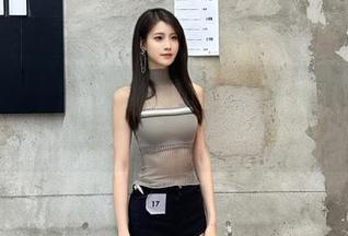TouTiao头条女神 – 经典与时尚交融，小热巴眼镜高清写真赏析.txt