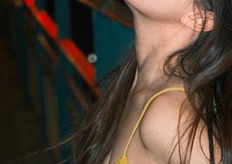 UGirls尤果网 – Zora若拉长腿写真在图库中璀璨绽放，引发无数心灵深处的共鸣.txt