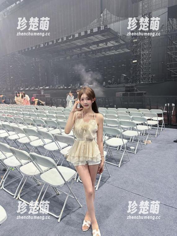 UGirls尤果网-田依依 UGirls尤果网 - 跟随田依依的脚步:户外写真原图合集,感受自然的无限魅力.txt