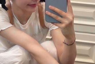 XIAOYU语画界 – 体验梦心玥的油亮写真全集，让每一张都讲述她的故事与心灵秘密.txt