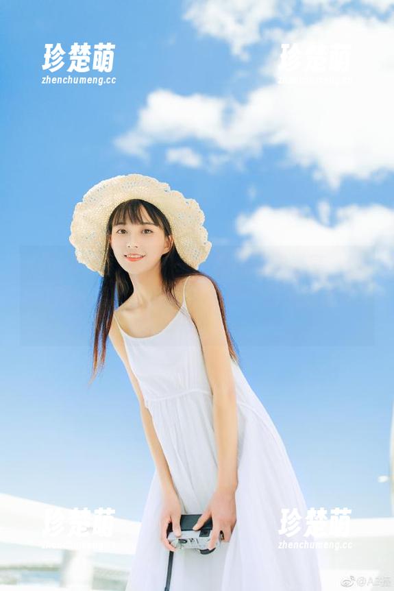 Xiuren秀人网-Carol周妍希 Xiuren秀人网 - 一场私拍写真盛宴,Carol周妍希的华丽套装惊艳你的视觉感官.txt