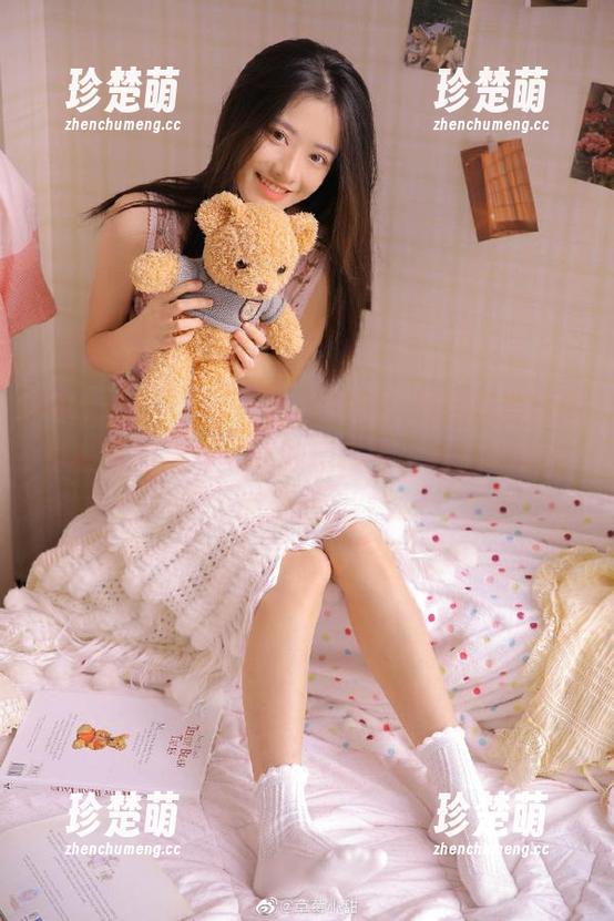 Xiuren秀人网 - 清新脱俗，Mina米娜白衬衫里的高清写真妙趣横生，唤醒你的时尚灵感.txt