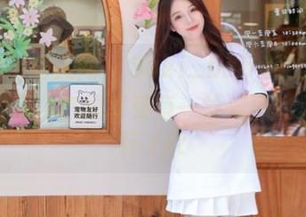 Xiuren秀人网 – Suki_baby献上夏日写真合集：在线享受每一帧流淌的夏日情怀.txt