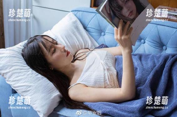Xiuren秀人网-sophie余冰 Xiuren秀人网 - 让人心动的校服写真集:sophie余冰原图来袭,谁能抵挡?.txt