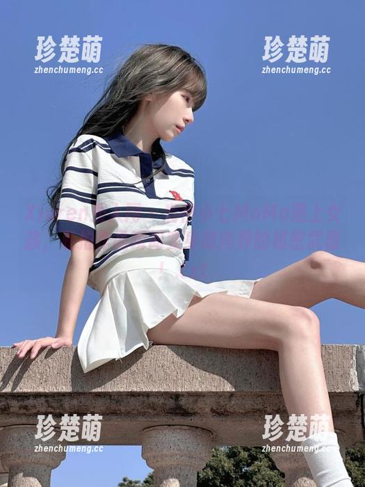 Xiuren秀人网 - 当伊小七MoMo遇上女孩，私拍作品瞬间变身时尚界的秘密武器！.txt