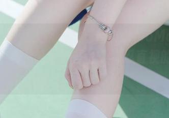 Xiuren秀人网 – 看“伊小七MoMo”的眼镜写真，分享那些让人不忍直视的图片时刻！.txt