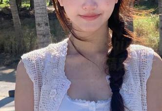 Xiuren秀人网 – 伍晓丽Shirley旅拍图包：记录每一次心动的精彩合集.txt
