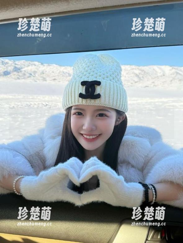 Xiuren秀人网-冯木木 Xiuren秀人网 - 在冯木木的黑白图集里,寻找那份属于你的美.txt