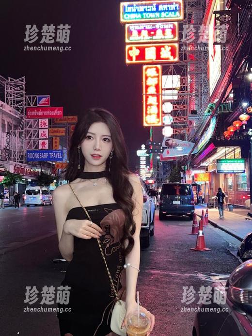 Xiuren秀人网-千夜未来 Xiuren秀人网 - 千夜未来的旗袍写真:捕捉光影下的每一瞬间原图.txt