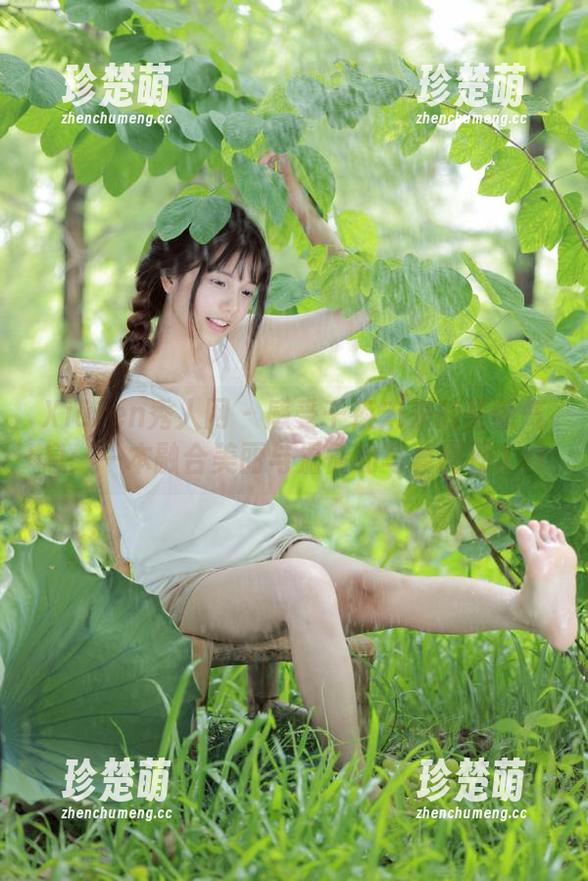 Xiuren秀人网-千夜未来 Xiuren秀人网 - 感受千夜未来的圣诞气息:一本融合美丽与温情的写真图册.txt