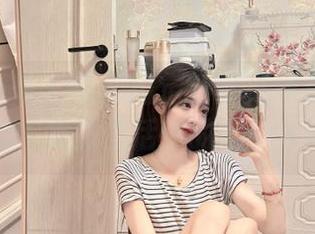 Xiuren秀人网 – 用定制写真捕捉南初妹妹的日常，发掘生活中的小确幸吧！.txt