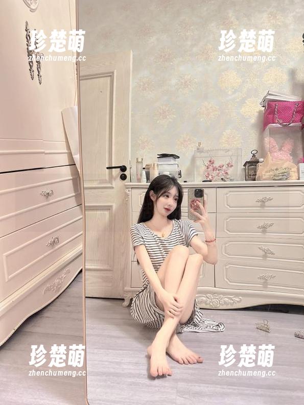 Xiuren秀人网 - 用定制写真捕捉南初妹妹的日常，发掘生活中的小确幸吧！.txt