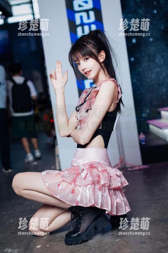 Xiuren秀人网-婕西儿jessie Xiuren秀人网 - 婕西儿jessie双人写真:专属定制,捕捉双人世界的浪漫与温馨.txt
