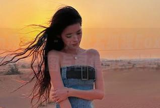 Xiuren秀人网 – 走进孟狐狸FoxYini的世界：灰丝原图与图集的完美结合.txt