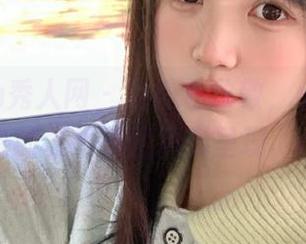 Xiuren秀人网 – 向黑色致敬，小小白思宜的私拍美图精彩呈现.txt