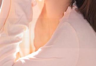 Xiuren秀人网 – 在尤妮丝Egg的水手服里，看到不一样的写真作品与故事.txt