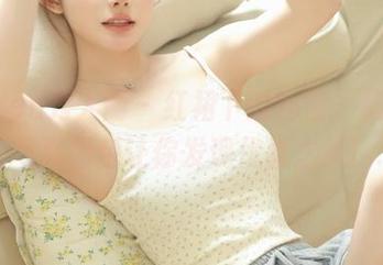 Xiuren秀人网 – 红裙下的秘密，杨玉奴私房写真图包让你发现优雅之美！.txt