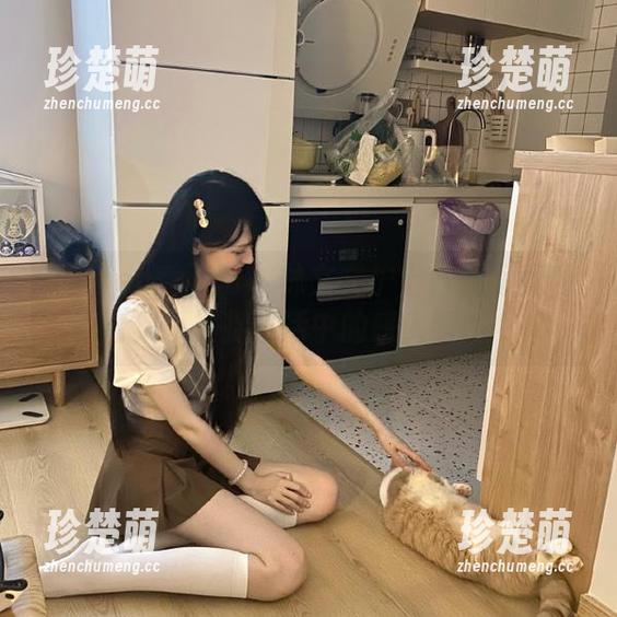 Xiuren秀人网 - 林文文护士日常写真精选合集：捕捉生活中的感人瞬间.txt