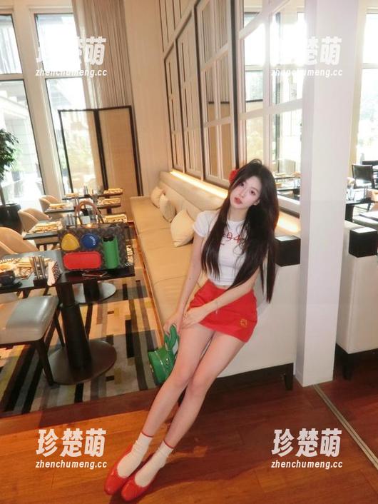 Xiuren秀人网-荡漾Crystal Xiuren秀人网 - 高清图集:荡漾Crystal女仆引领的清新风潮,带你沉浸其中的每一瞬.txt