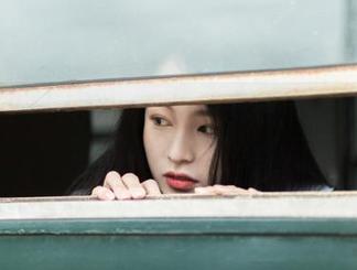 Xiuren秀人网 – 私拍美图特辑：陈雅漫VICKY教室写真中的故事与情感深度.txt