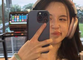 Xiuren秀人网 – 凭什么？高清雨儿baby女王作品让你一秒钟就爱上她的摄影风格.txt