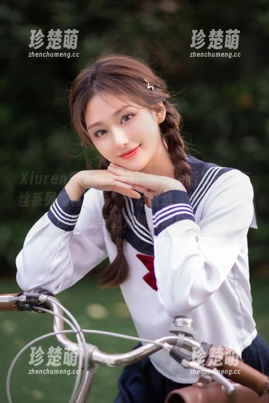 Xiuren秀人网 - 雨儿酱eve新发布的灰丝系列福利图片，十足诱惑，快来看看她的时尚与魅力碰撞吧！.txt