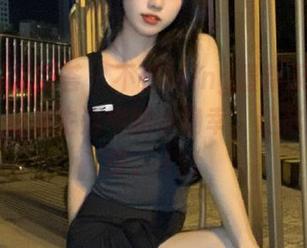 YouMi尤蜜荟 – 不柠bling最新天台写真图包：记录生活中的小确幸，让你感同身受。.txt