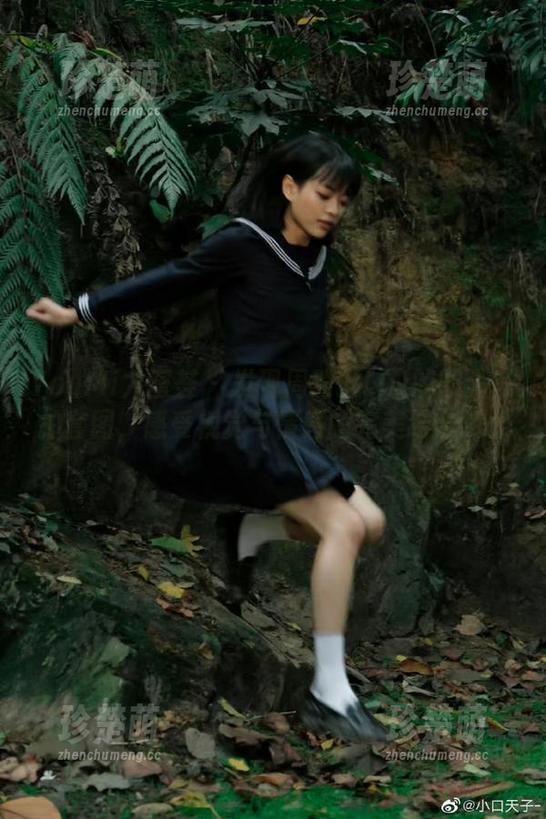 YouMi尤蜜荟 - 发现周琰琳LIN的双人私拍套图，感受视觉与情感的完美结合.txt