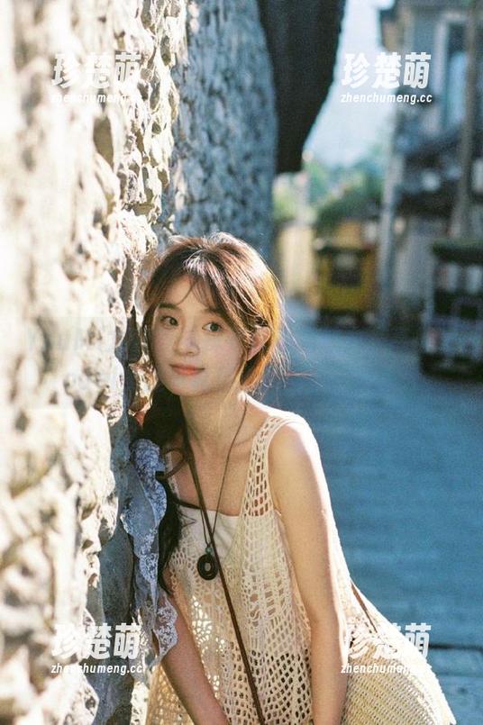 YouMi尤蜜荟 - 探寻优雅的魅力，葛征Model美腿写真精选美图走一遭.txt