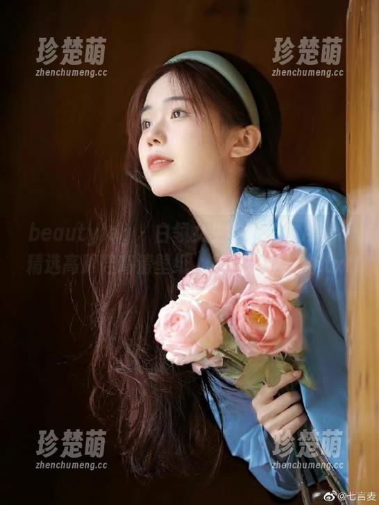 beautyleg - 白领女生的最爱：Avril精选高跟鞋高清壁纸，尽显职业魅力.txt