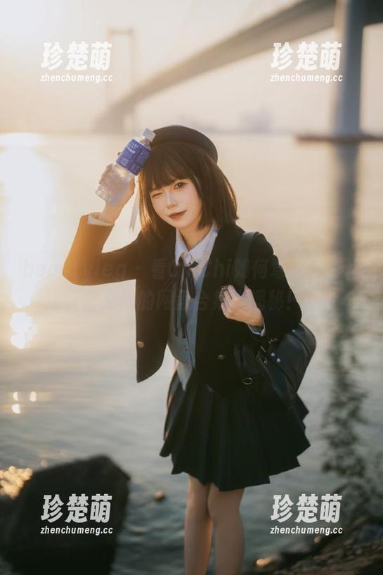 beautyleg-ChiChi beautyleg - 看ChiChi如何驾驭连衣裙:亲密无间的网盘合集大揭秘!.txt
