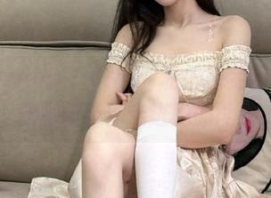 beautyleg – Cindy私拍裸足照片合集：一双脚印带你走进她的世界.txt