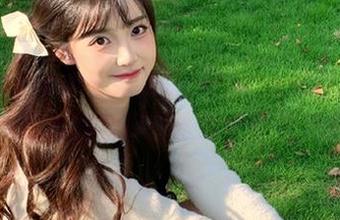 beautyleg – 免费获取Flora的精美灰丝写真，让你的视野在艺术中绽放光彩.txt