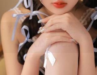 pans – Tina最新美图曝光,精致美脚写真令人心动不已.txt
