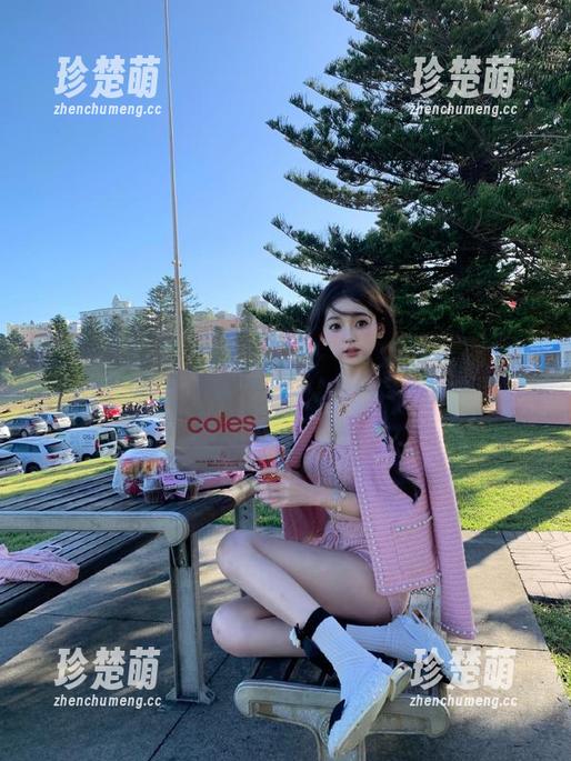 领略Puypuychen水手服的时尚魔力：原图与照片带你瞬间入迷！.txt